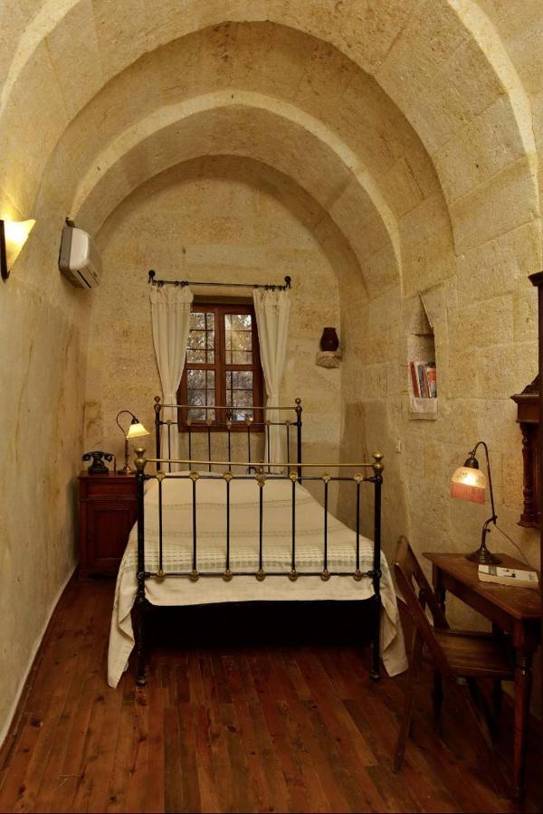 Esbelli Evi Cave Houses Urgup Exterior photo