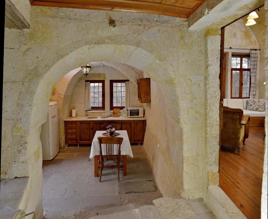 Esbelli Evi Cave Houses Urgup Exterior photo